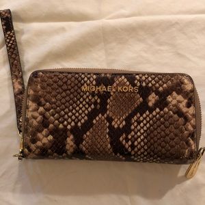 Michael Kors Continental Wallet